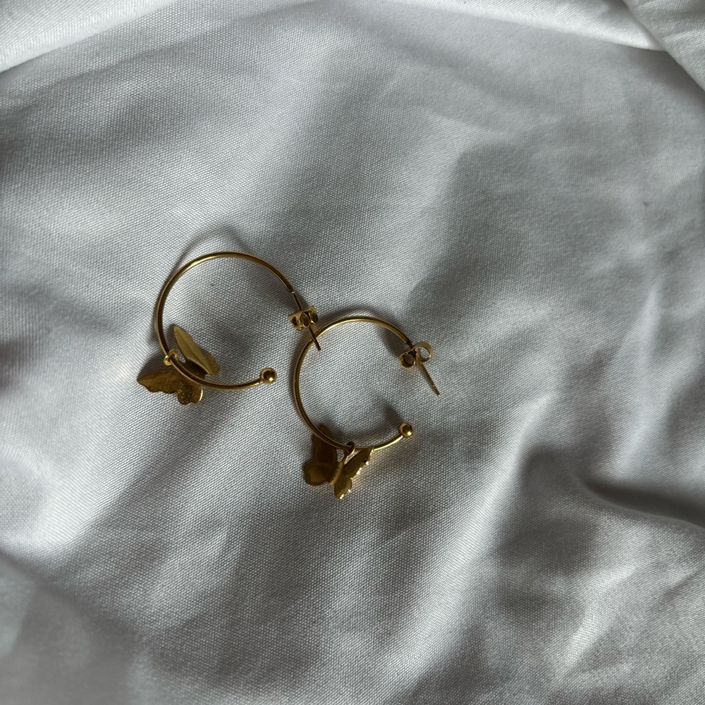 Butterfly Hoops - Picture 2 of 3